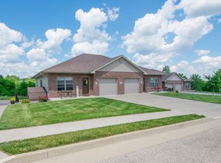 1409 Karen Dr #D, Jefferson City, MO 65101