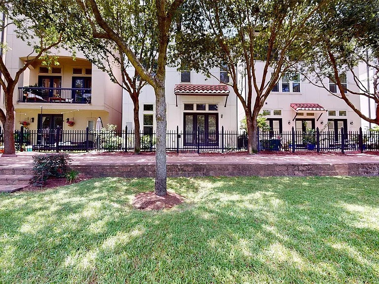 1708 Upland Lakes — Photo 42