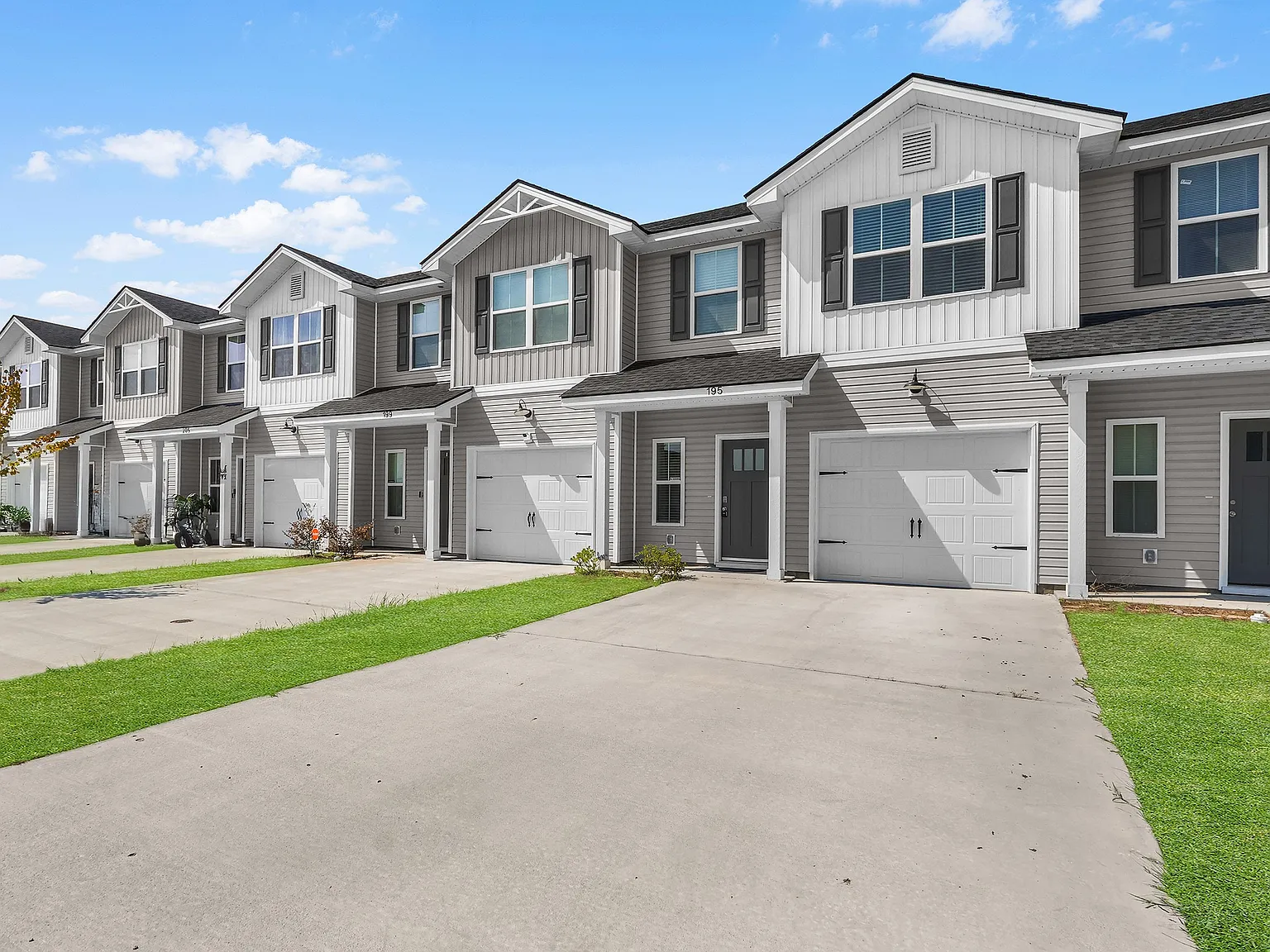3 bed, 1411 sqft, $1,850 — Photo 3
