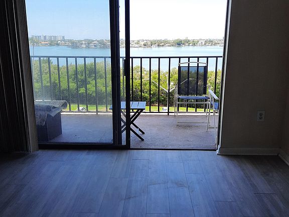 3rd image of 7050 Sunset Dr S APT 1502