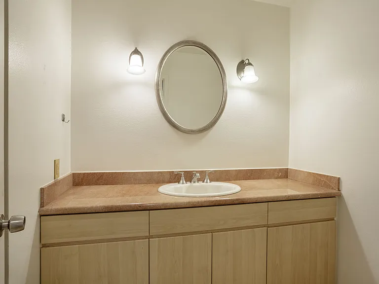 1880 Veteran Ave #211 — Photo 25