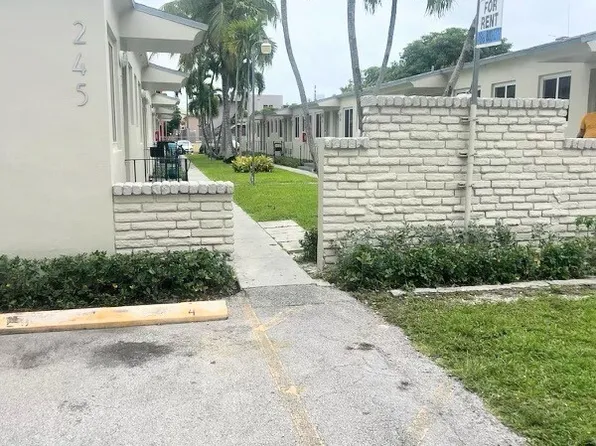 251 SW 18th Ct, Miami, FL 33135