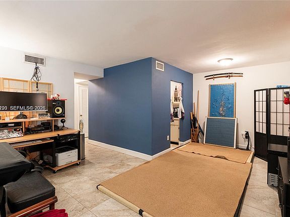 4th image of 9490 SW 77th Ave APT N1