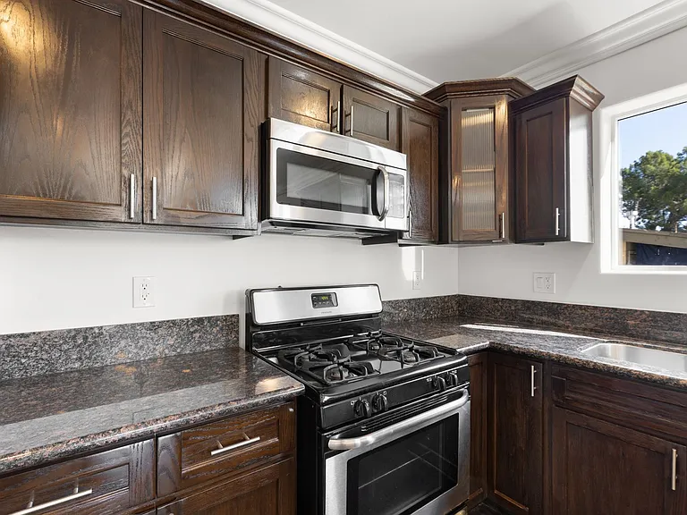 1534 N Soto St — Photo 7