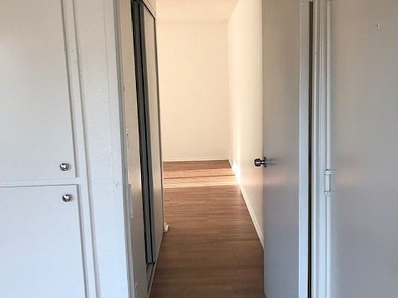 3rd image of 5945 Arroyo Dr APT 208