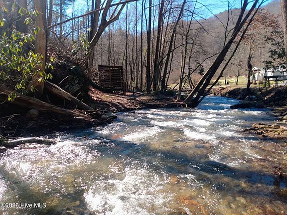 3rd image of 1412 Dicks Creek Road