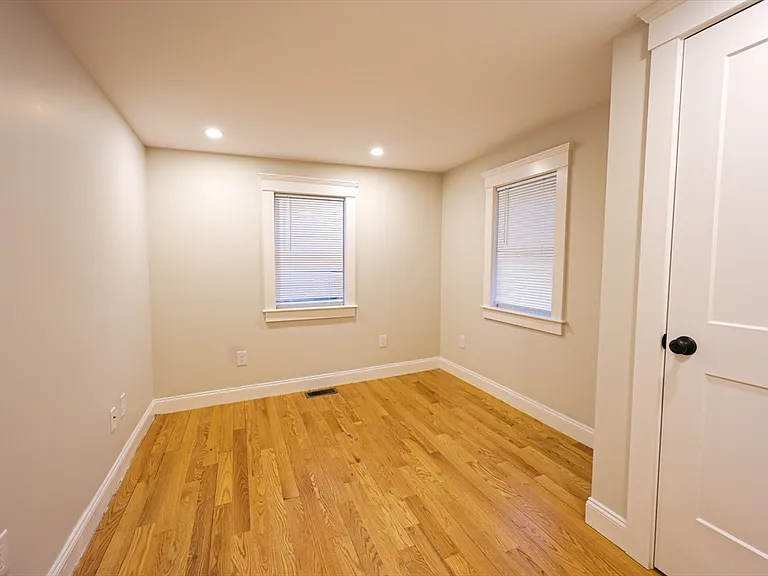 85 Oak St #85 — Photo 13