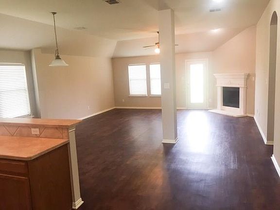 3rd image of 2721 Cascade Cove Dr