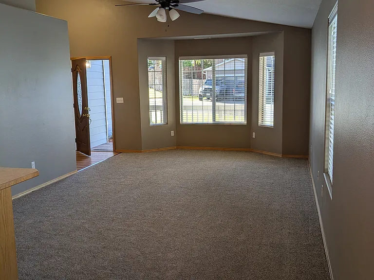 5105 Hickory Ln — Photo 2