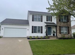 2819 Arrowhead Dr, Bloomington, IL