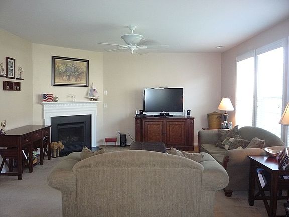 2nd image of 618 Queensbury Ln