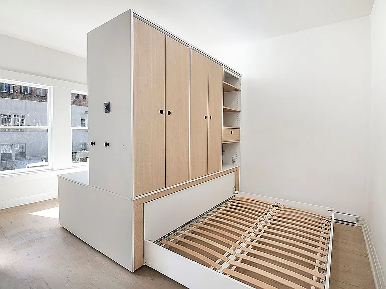8th Street Studios Near Downtown Los Angeles Move-In Special — Photo 38