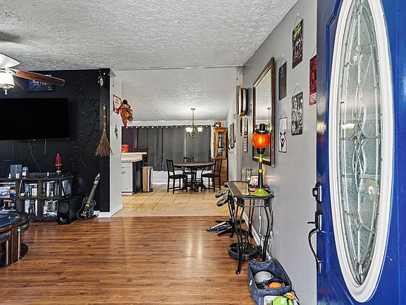 3rd image of 1527 Cheatham Dam Rd