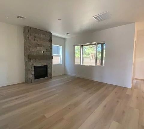 3rd image of 309 N Valerian Ln
