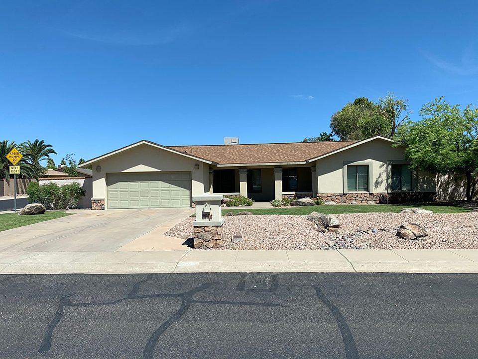 1st image of 2902 E Vista Dr