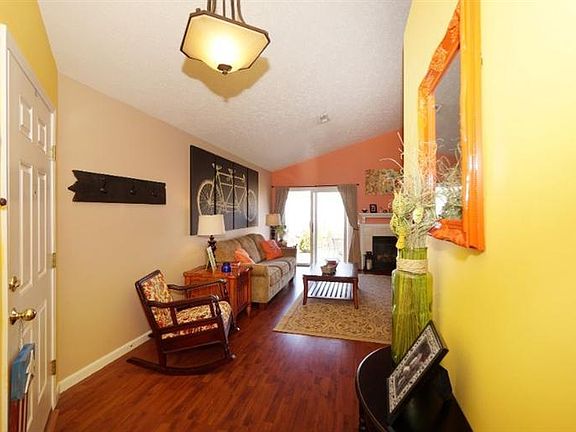 3rd image of 7432 Heaton Cir