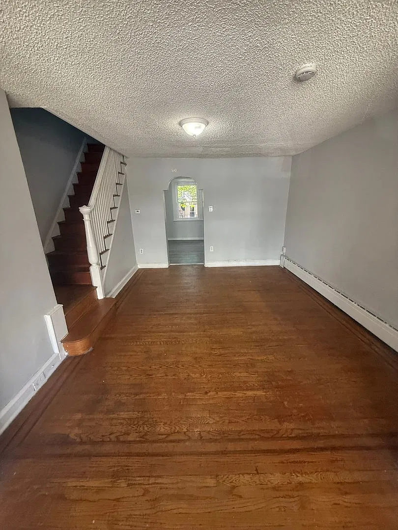 3 bedroom renovated property section 8 approved — Photo 3