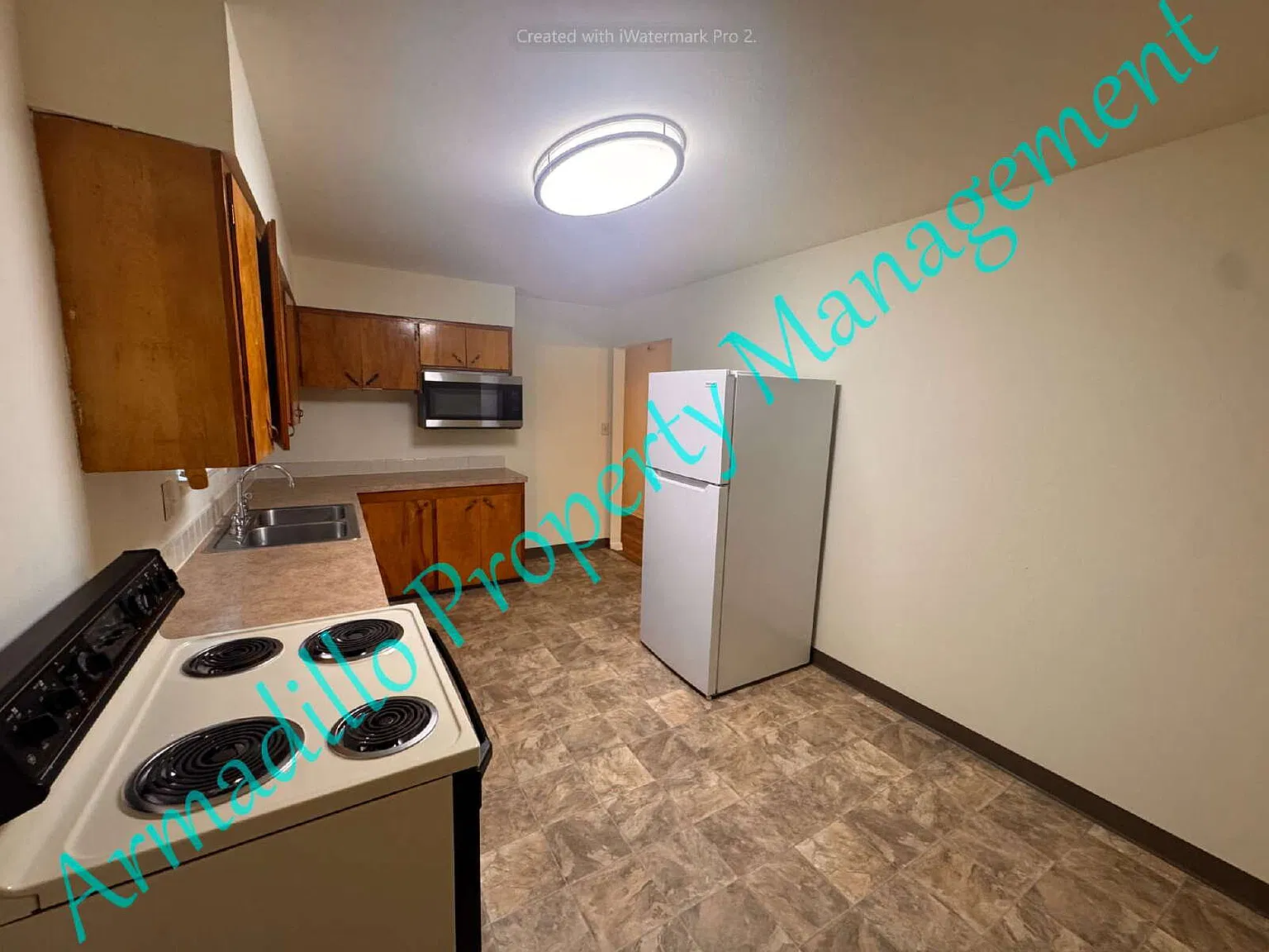 3 bed, 1.0 bath, 2000 sqft, $1,650 — Photo 4