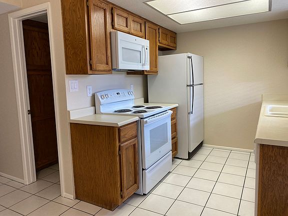 4th image of 16510 E Palisades Blvd Unit 1