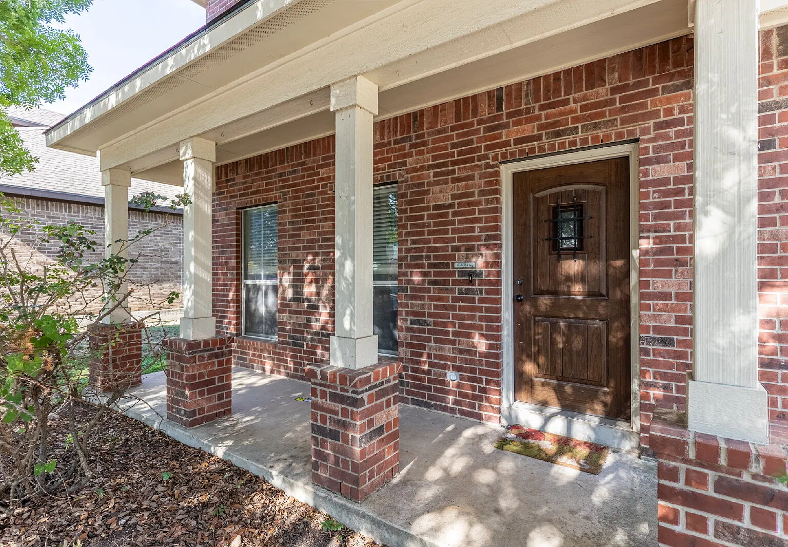 5 bed, 3.5 bath, 2900 sqft, $2,200 — Photo 2