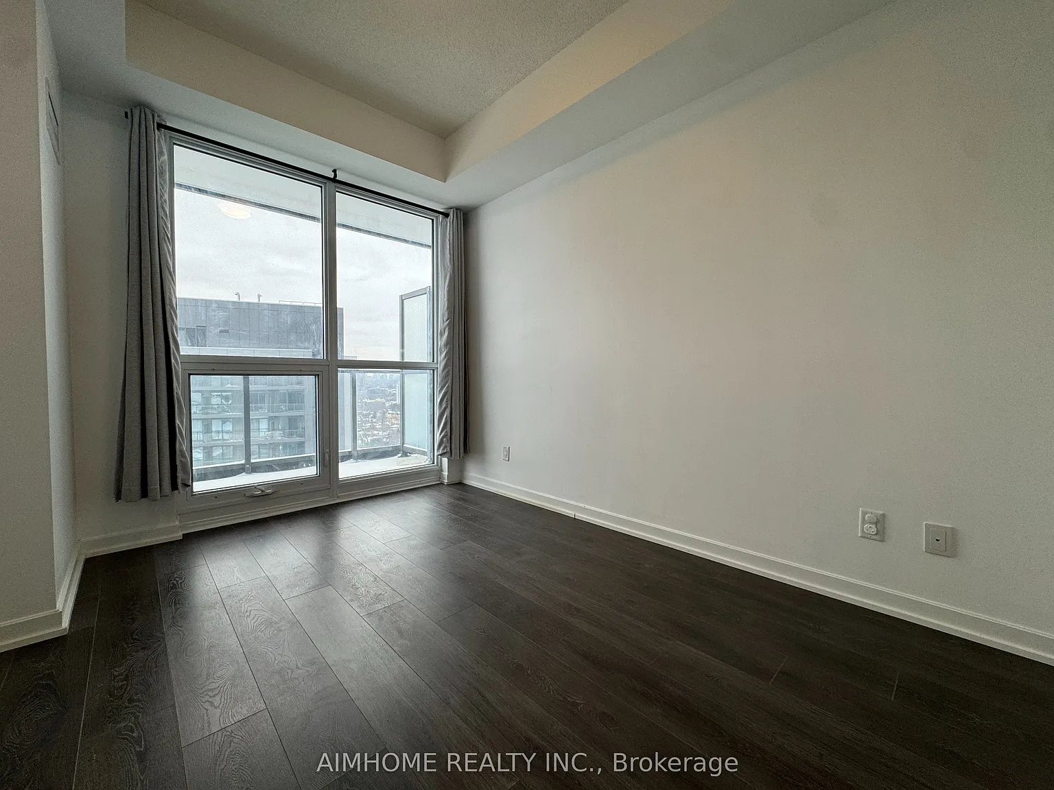2 bed, $2,400 — Photo 4