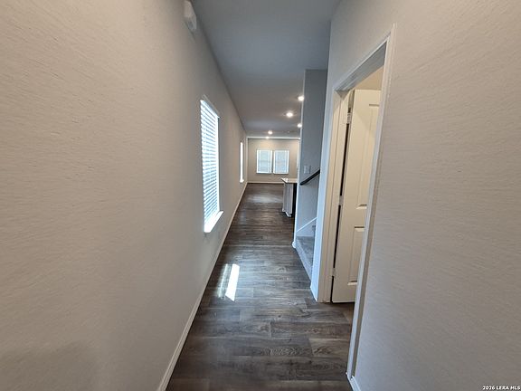 4th image of 465 MIDDLE GREEN LOOP
