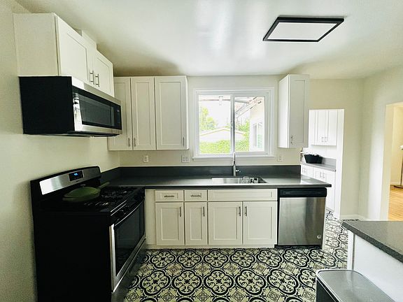 4th image of 407 S Alta Vista Ave