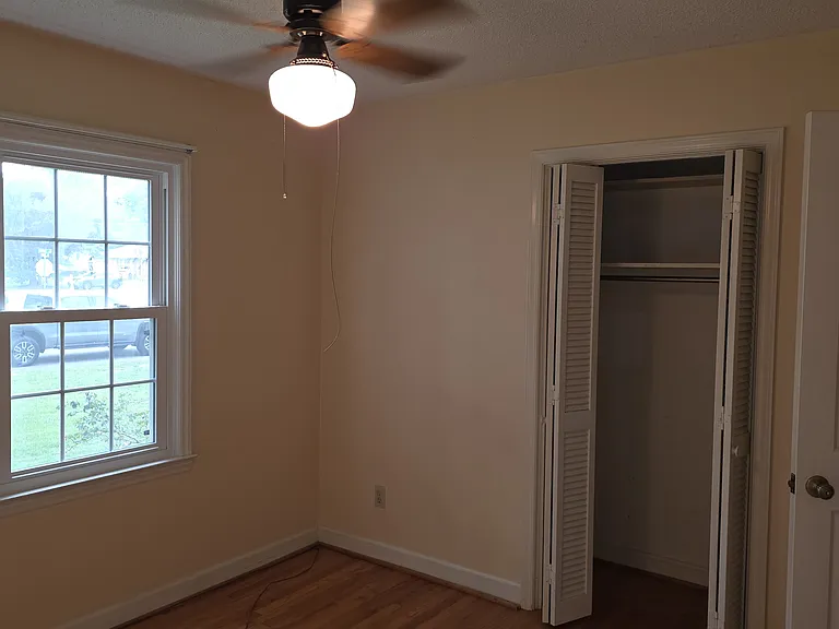 614 Garfield Dr — Photo 5
