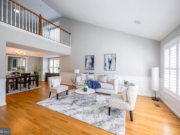 4th image of 1819 Barrington Village Ct