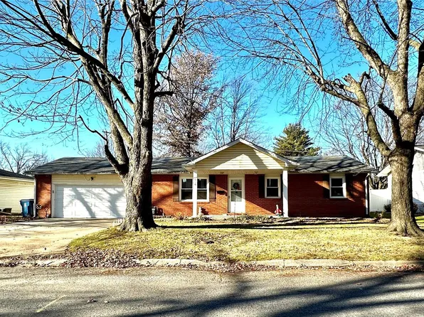 606 Vermont St, Bethalto, IL 62010