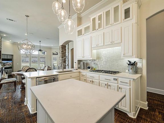 2nd image of 5764 Gleneagles Dr