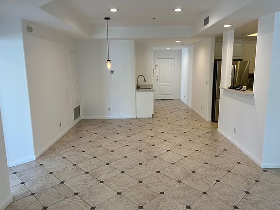 3rd image of 114 N La Peer Dr