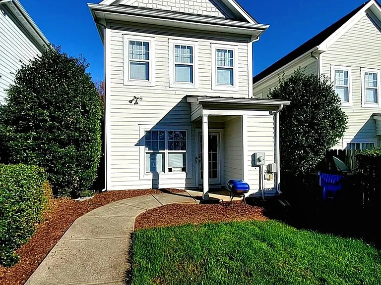 7729 Acc Blvd — Photo 2