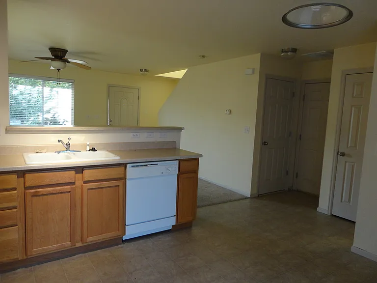 221 Audubon Dr — Photo 3
