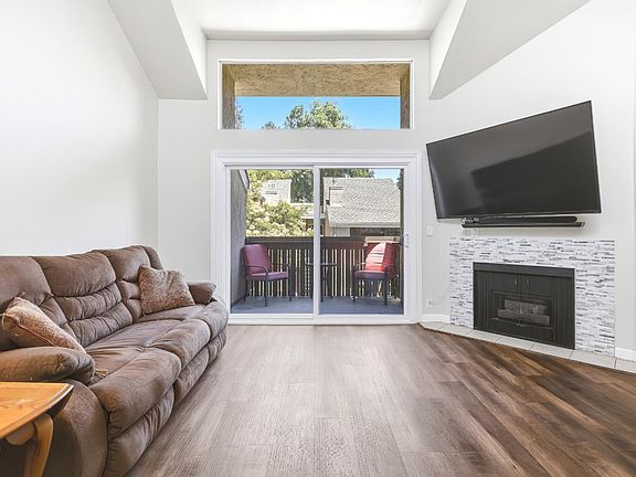 3rd image of 1485 De Rose Way APT 218