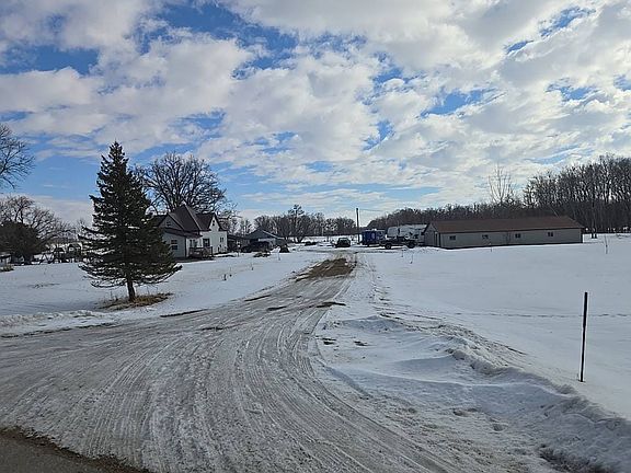 4th image of 21040 County Rd