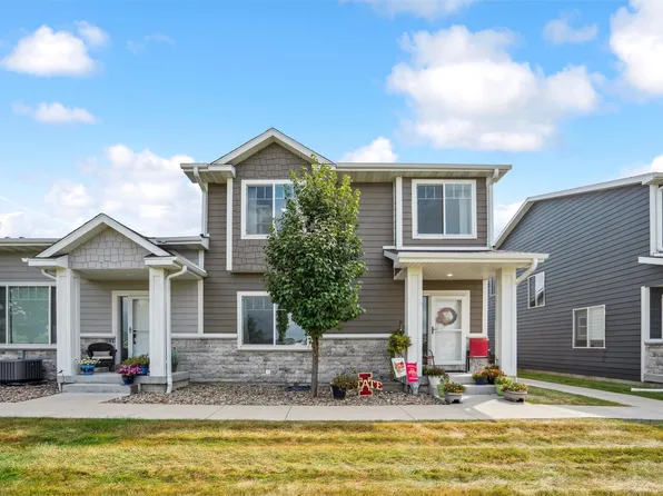 545 10th St, Waukee, IA 50263