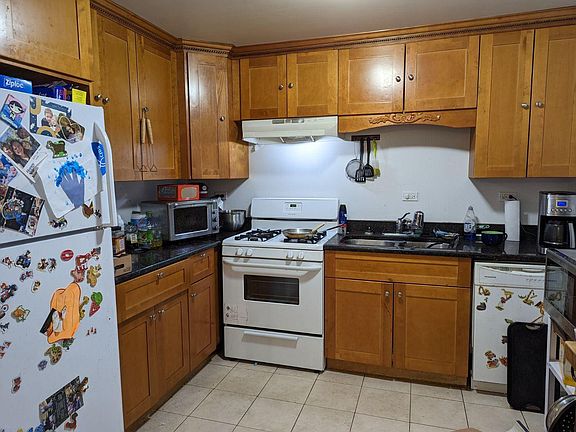 3rd image of 4950 N Albany Ave #G