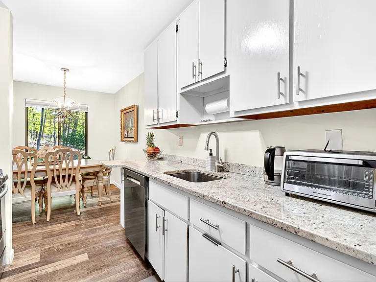 138 Indian Hollow Ct — Photo 13