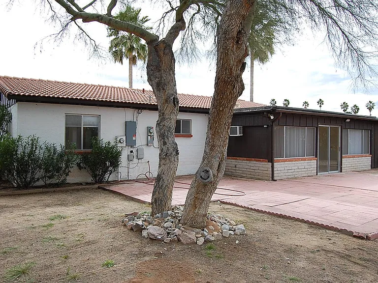 101 E El Limon — Photo 11