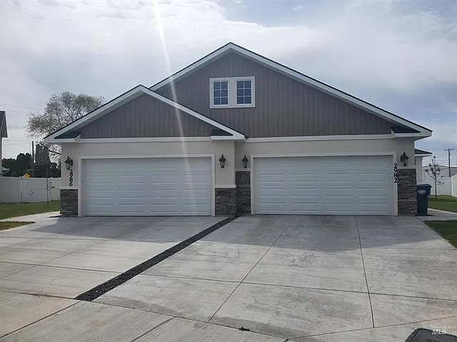 2985 Lisa Ct