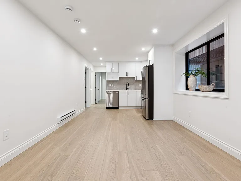 811 Madison Ave N — Photo 3