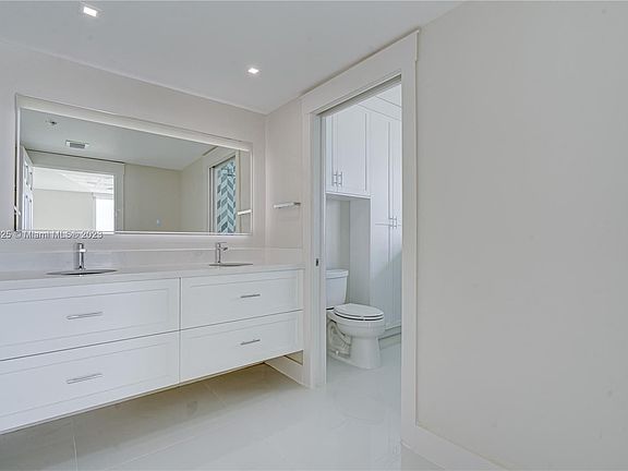 4th image of 275 NE 18th St Penthouse 7