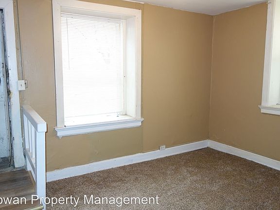 2nd image of 3202 E 11th St