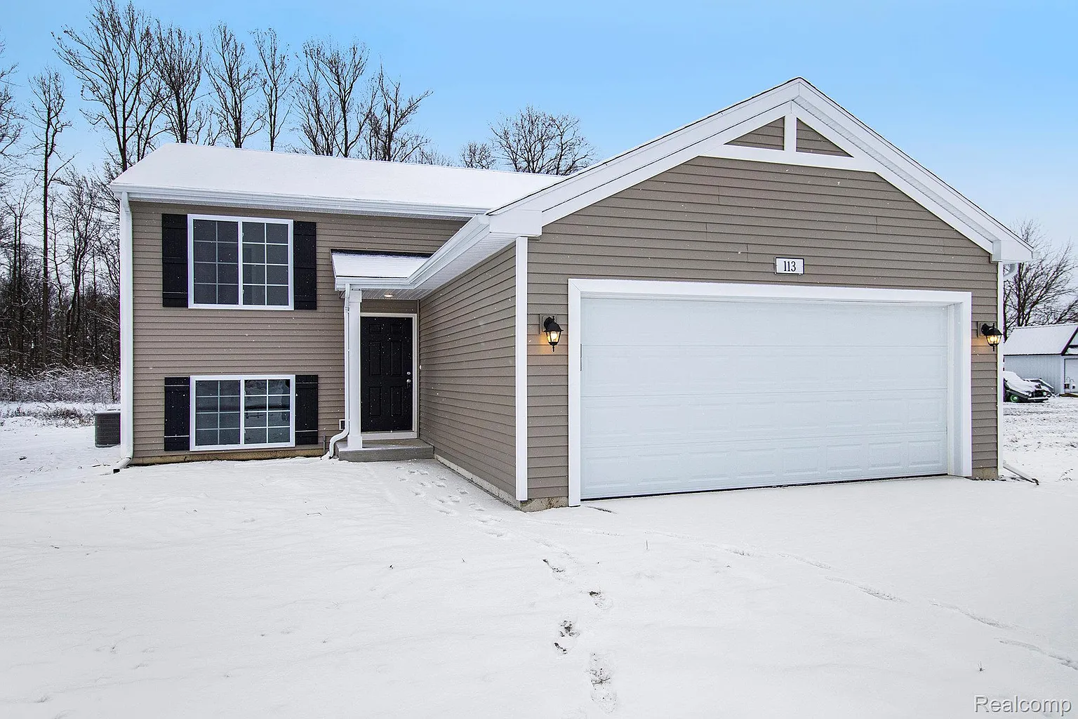 1189 Lockes St photo 1
