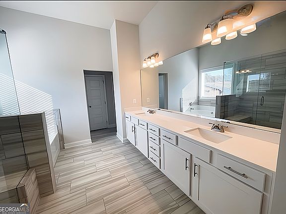 4th image of 4169 Brookmont Way