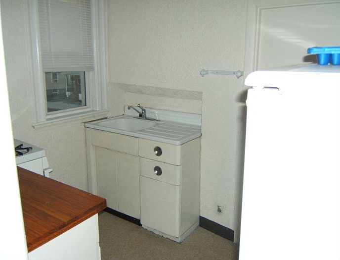 1st image of 139 West St #2L