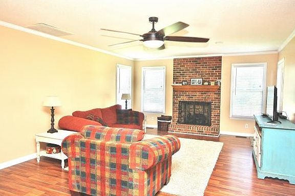 4th image of 657 Jordan Creek Dr