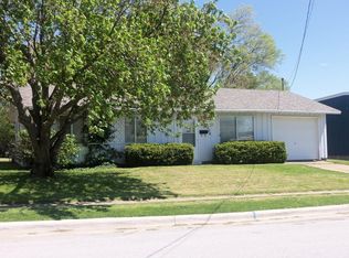 3024 Flint Hills Dr, Burlington, IA