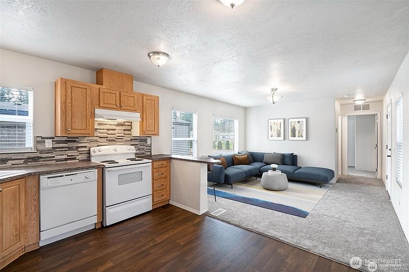 4th image of 17114 153rd Avenue SE #10